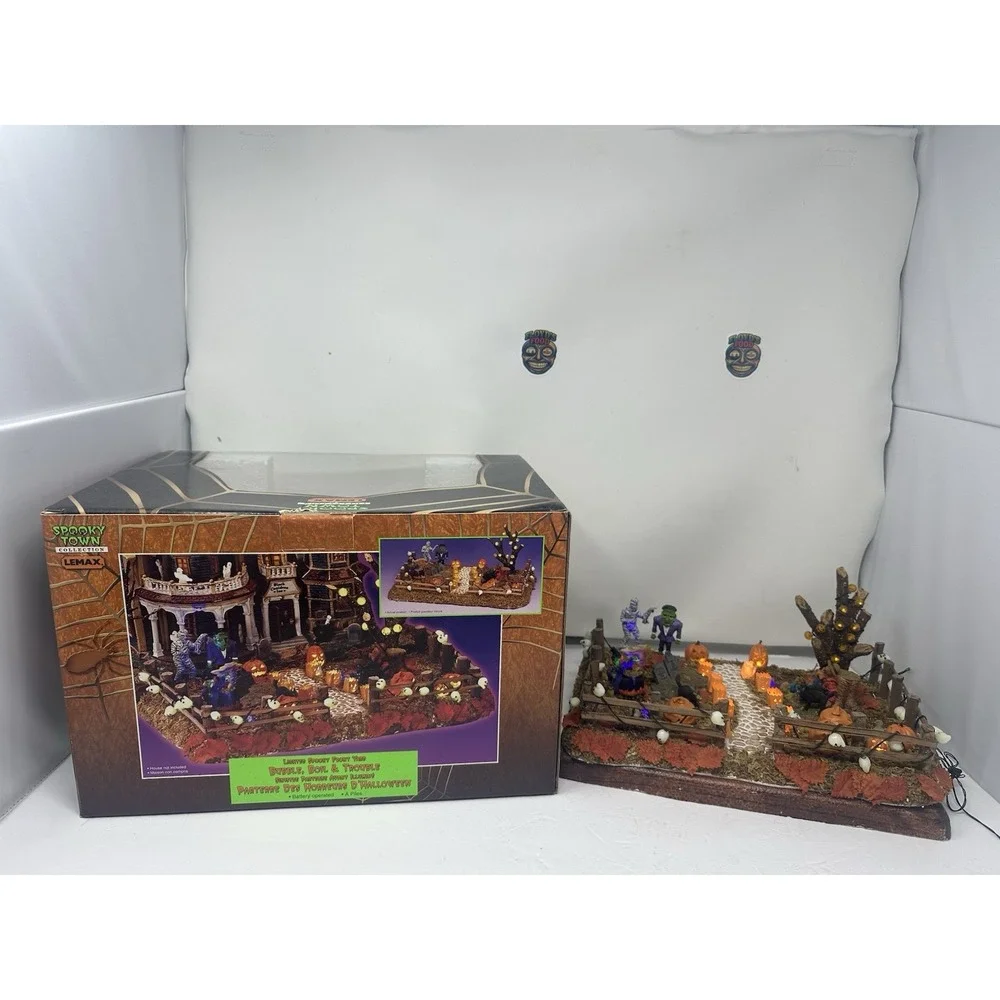 Lemax Spooky Town 